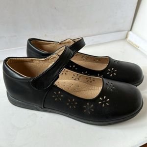 Girl’s Black Shoes